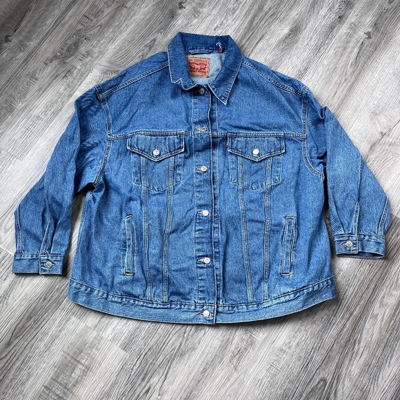 Levi's Women's Plus Size Original Denim Trucker Jacket Jean Jacket Women's 2X - Picture 1 of 10